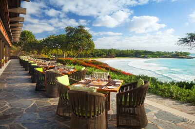 Round dining tables on outdoor lanai
