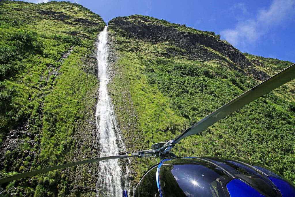 Waterfall on the Kohala Coast of the Big Island of Hawaiihateii hawiia hawaii. hawaiii hawiaii hwaii hawaai hawall hawii hawwai hawwaii hawwii hiwaii haiwaii hawia hawwi 386605591