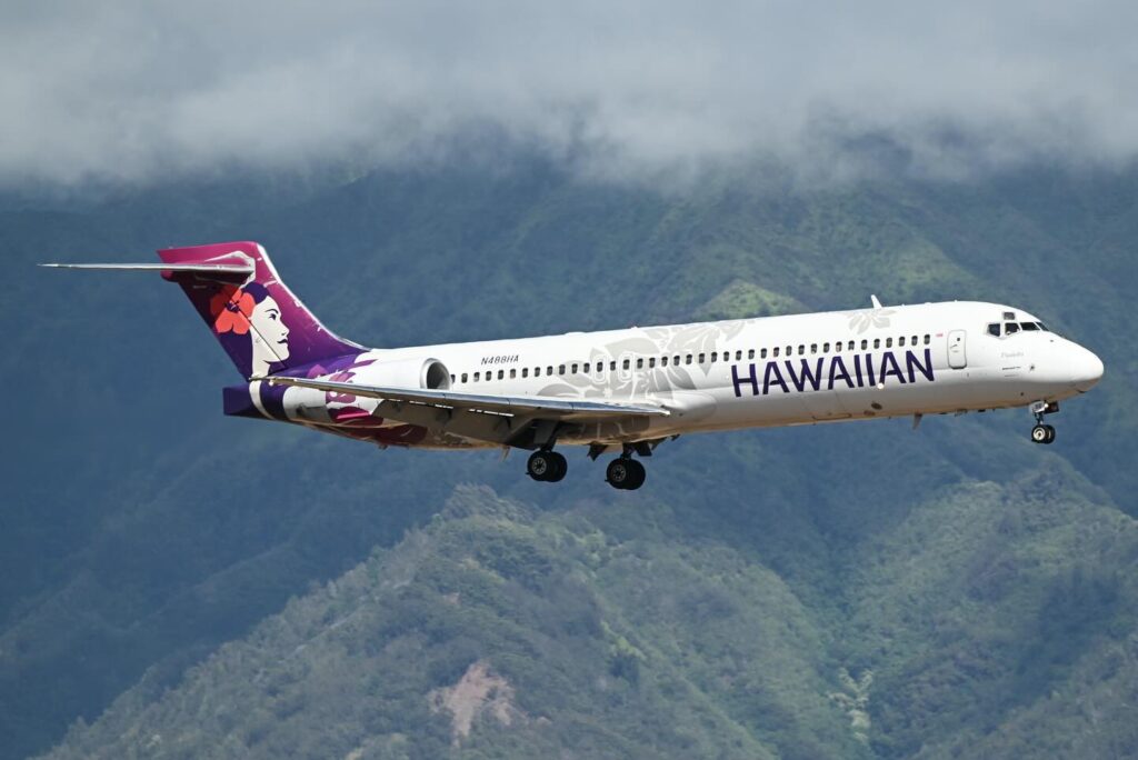 hawaiian airlines in flight